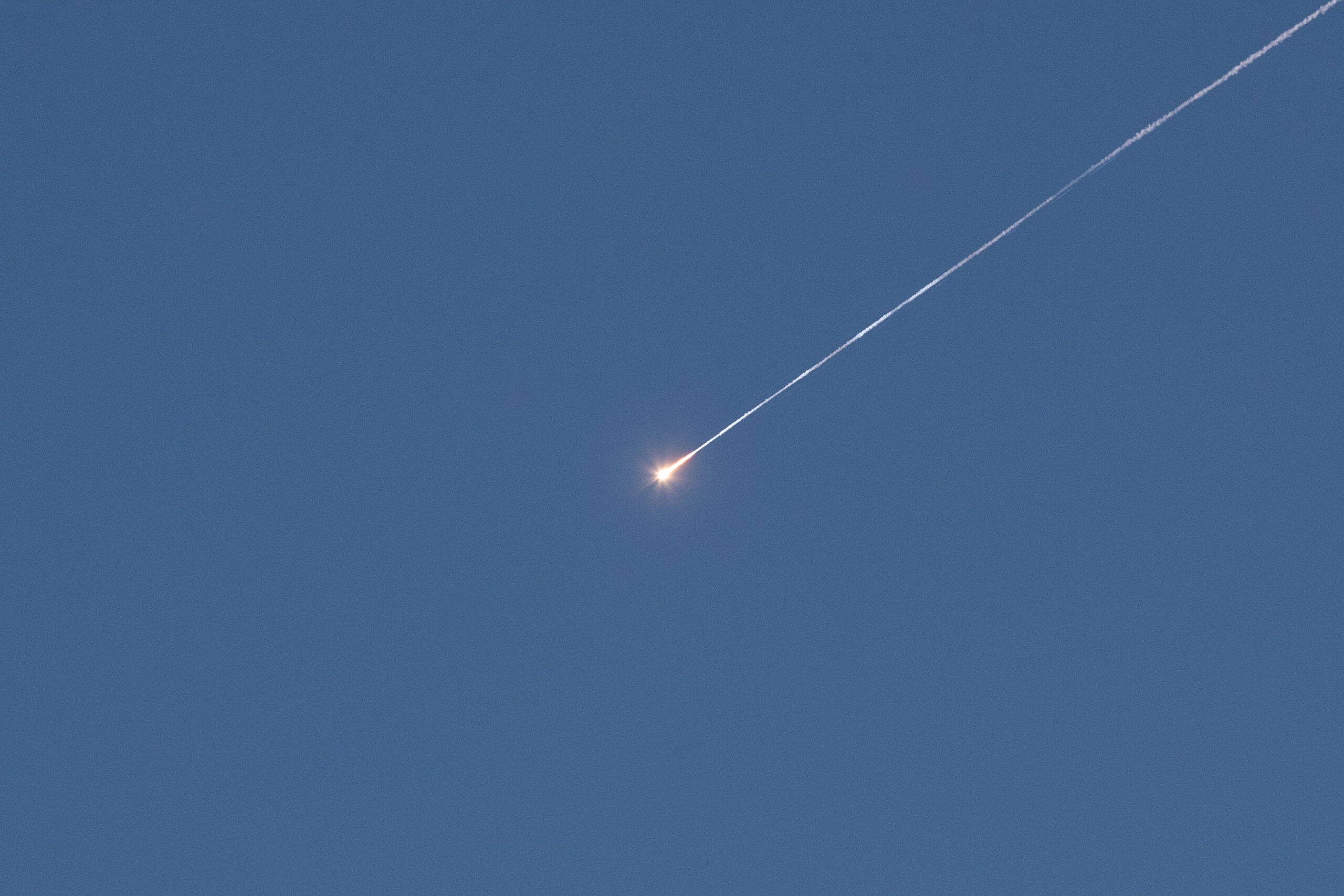 तेहरान में हवाई हमले और धमाके आज भी जारी