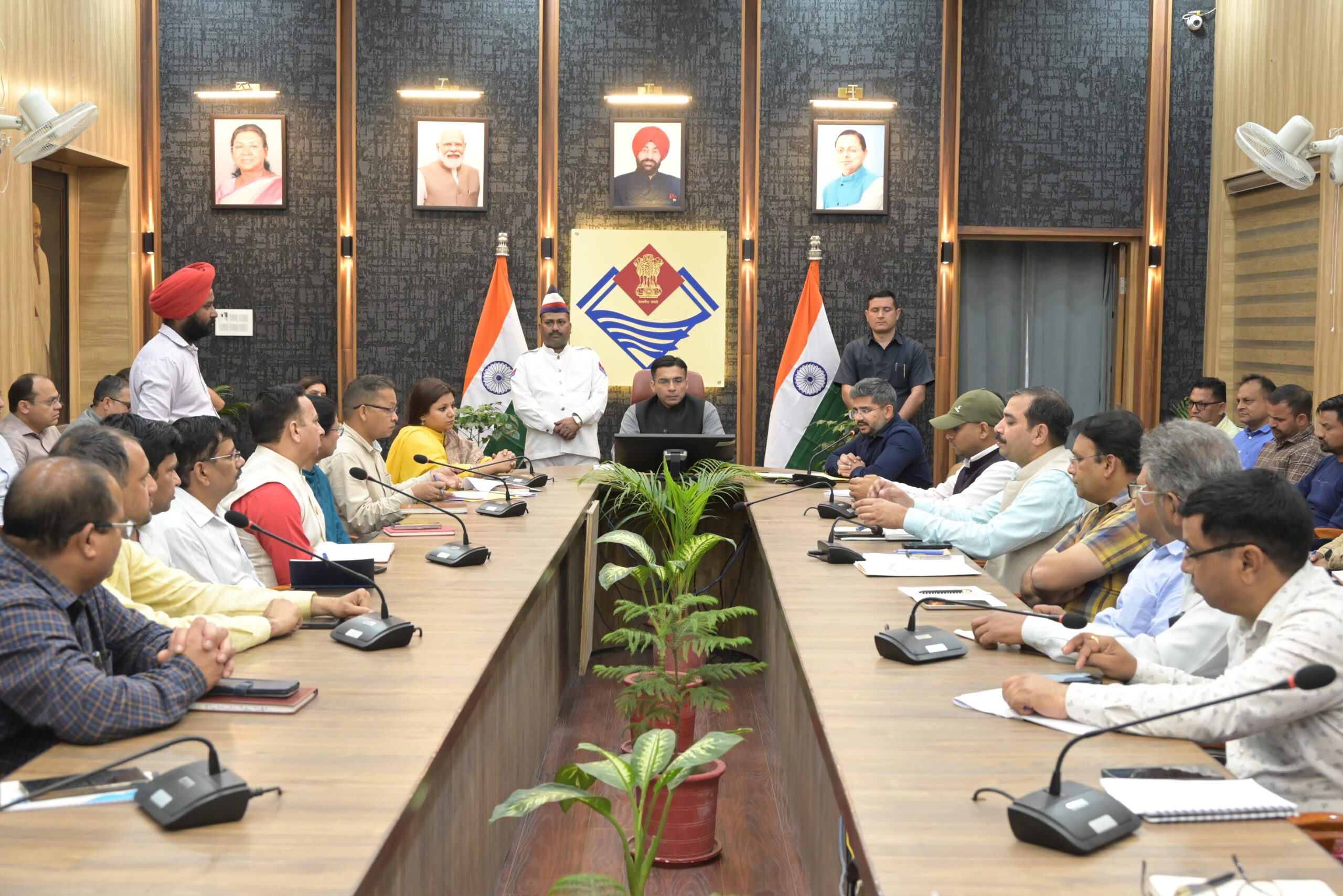 प्रधानमंत्री के आगमन की तैयारियां जोरों पर, जिला प्रशासन ने आशारोडी से गढ़ीकैंट तक 13 जोन में बांटा रूट