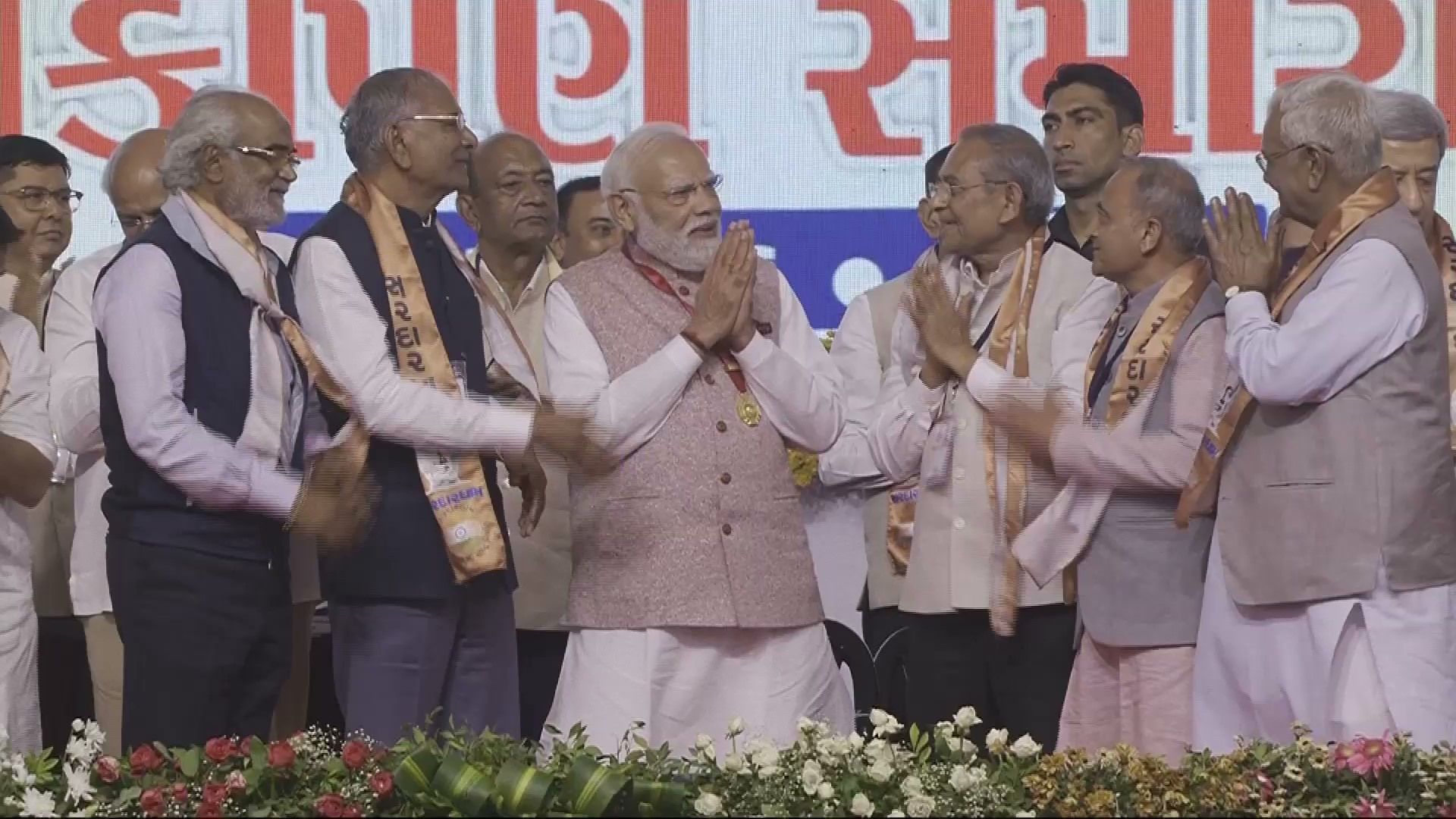 व्यापक बदलाव के लिए समाज -सरकार का मिलकर काम करना जरूरी: पीएम