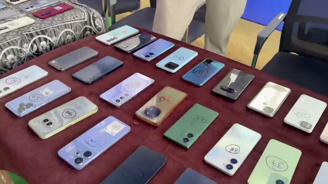 सहरसा पुलिस ने 51 लोगों को लौटाए गुम व चोरी हुए मोबाइल
