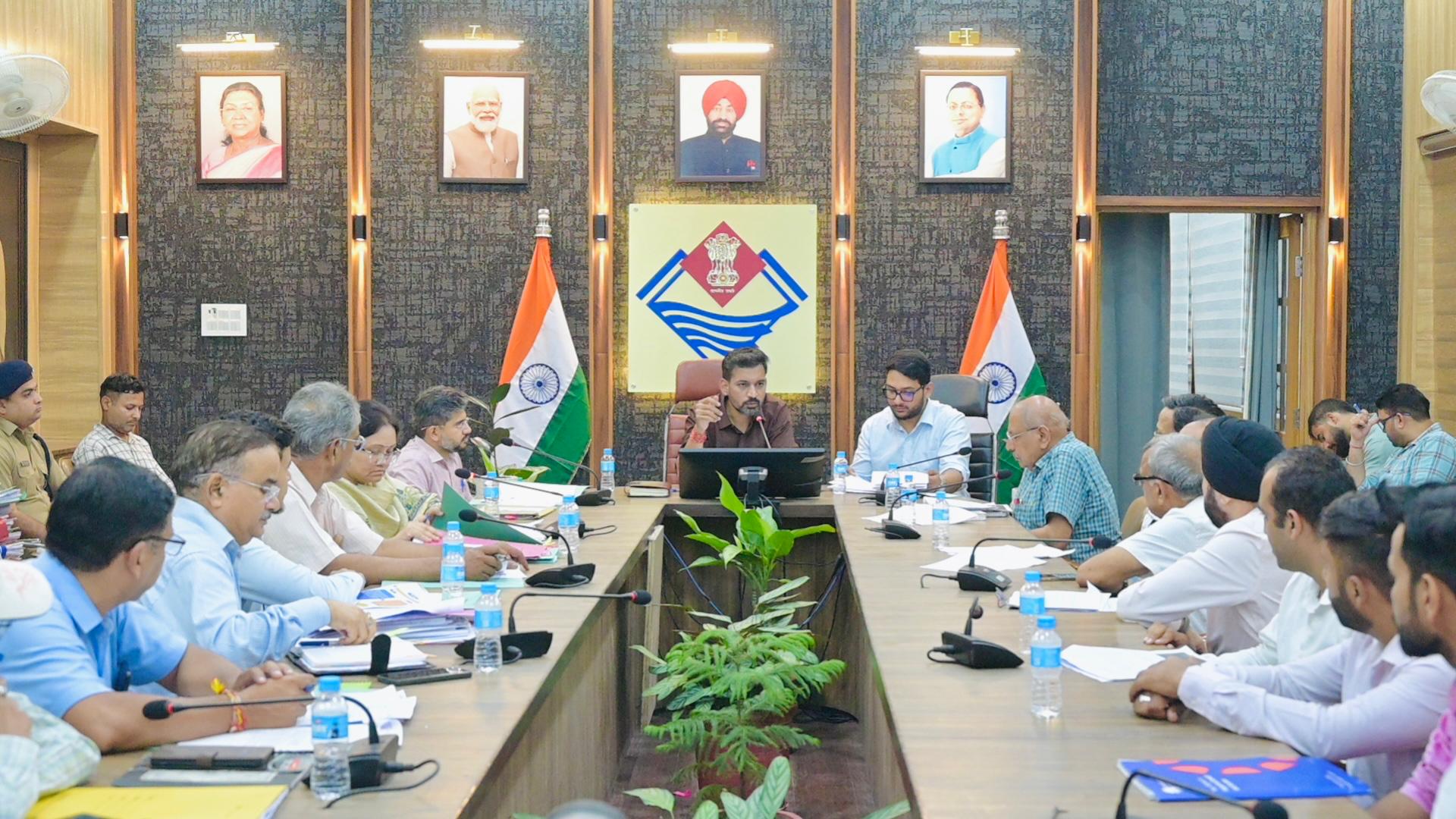 उद्योग मित्रों की समस्याओं का समाधान करना जिला प्रशासन की प्राथमिकताः डीएम