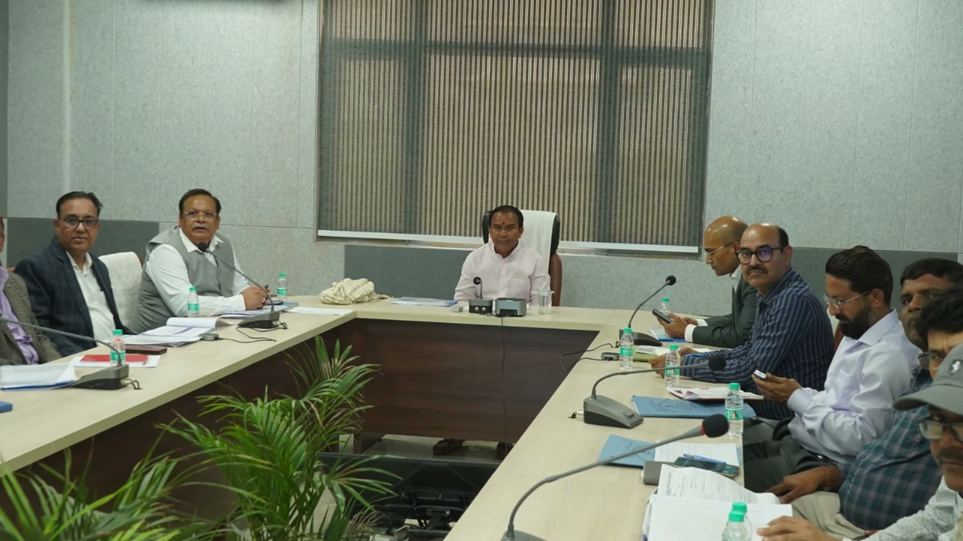 पॉलिटेक्निक कॉलेजों में निर्माण कार्य समय पर पूरा करने के निर्देश