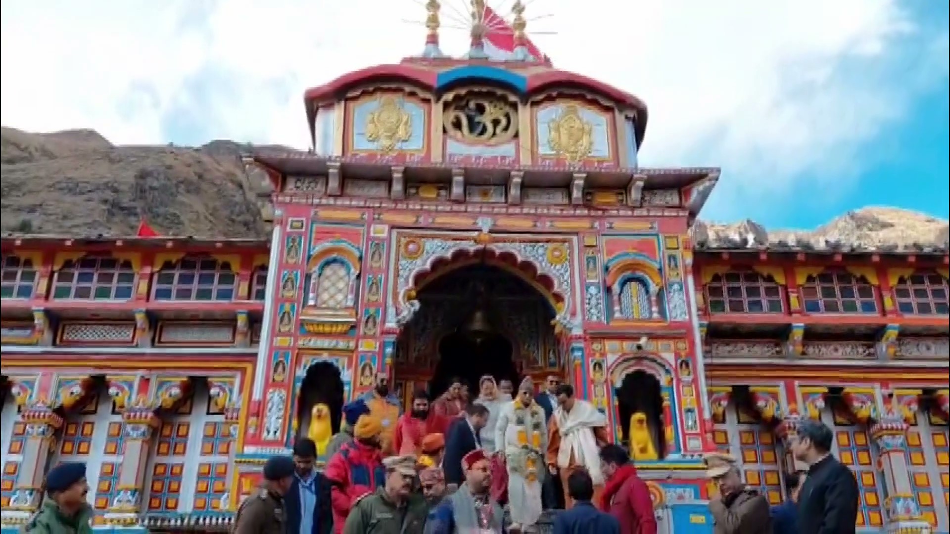 राज्यपाल डॉ. ढाल सिंह बिसेन ने केदारनाथ और बदरीनाथ धाम पहुंचकर किए दर्शन